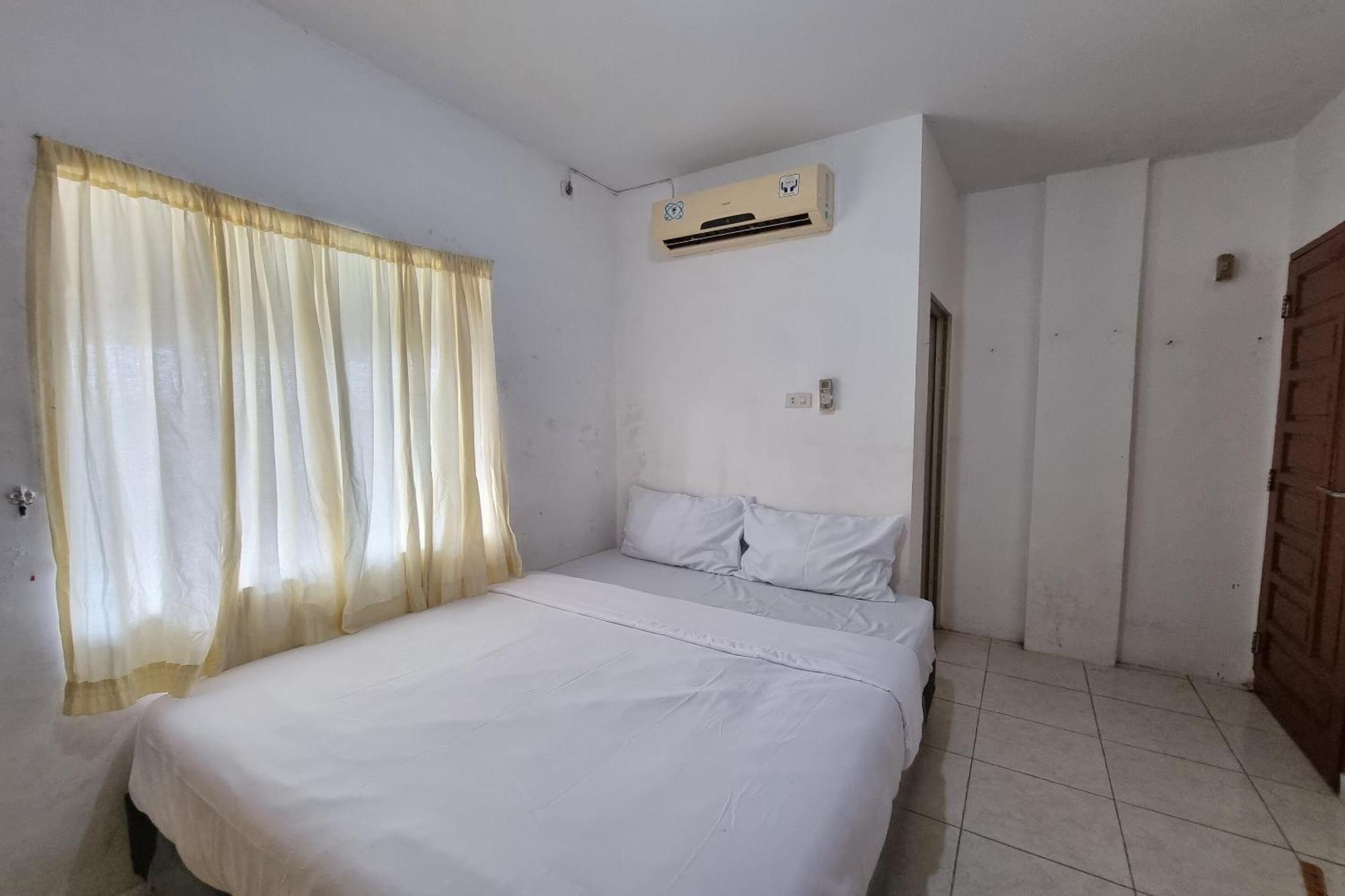 Готель Oyo 93493 Wira Residensia Syariah Медан Екстер'єр фото